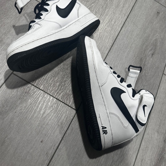 AFI MID WHITE & BLACK - Picture 7 of 9